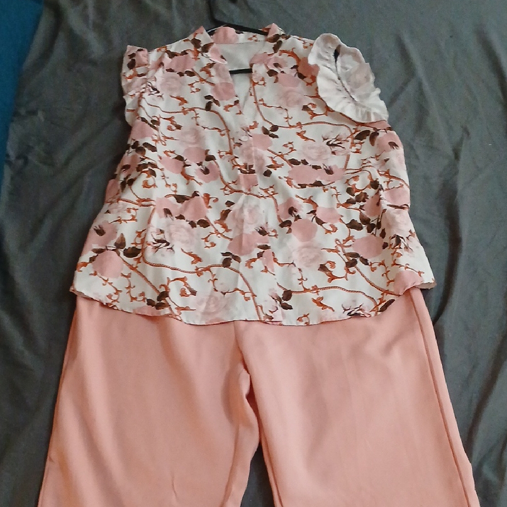 SHEIN Pink Floral Top and Pants Set